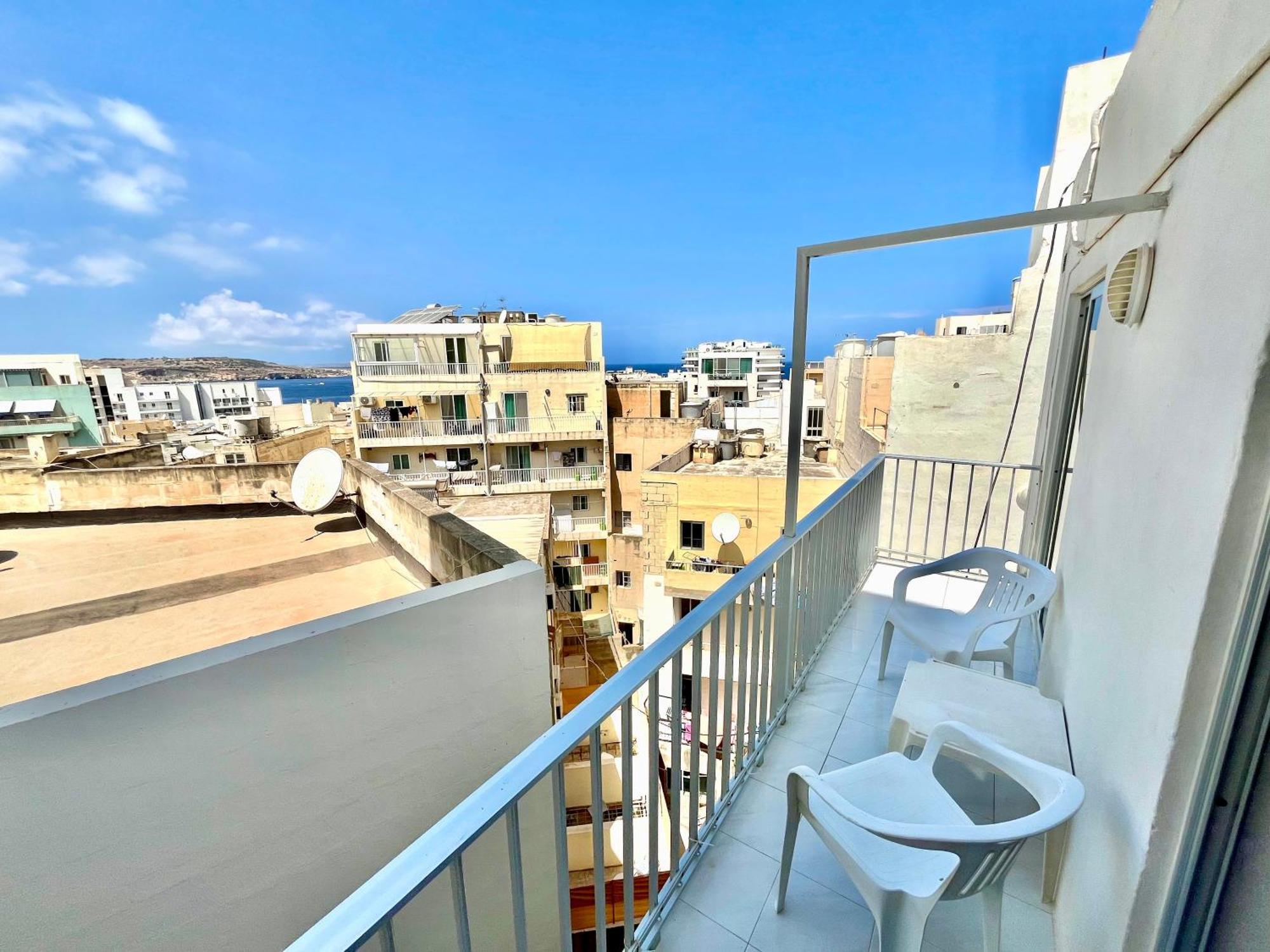 Spacious 2Br Penthouse With A Large Front-Terrace - Close To Bugibba Perched Beach Σεντ Πόλς Μπέι Εξωτερικό φωτογραφία